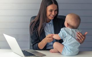 Непростой выбор: бизнес-леди или заботливая мама?